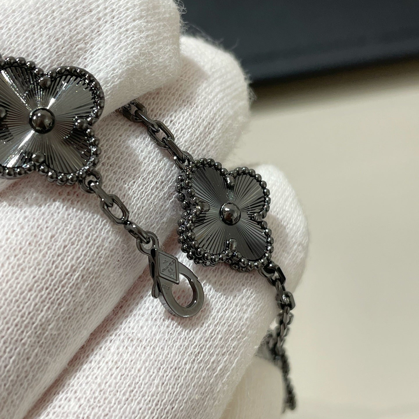 [Clover Jewelry]CLOVER 5 MOTIF BLACK BRACELET