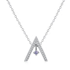 [Clover Jewelry]Funkelnde "A"-Form Halskette