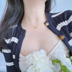 [Clover Jewelry]Funkelnde "A"-Form Halskette