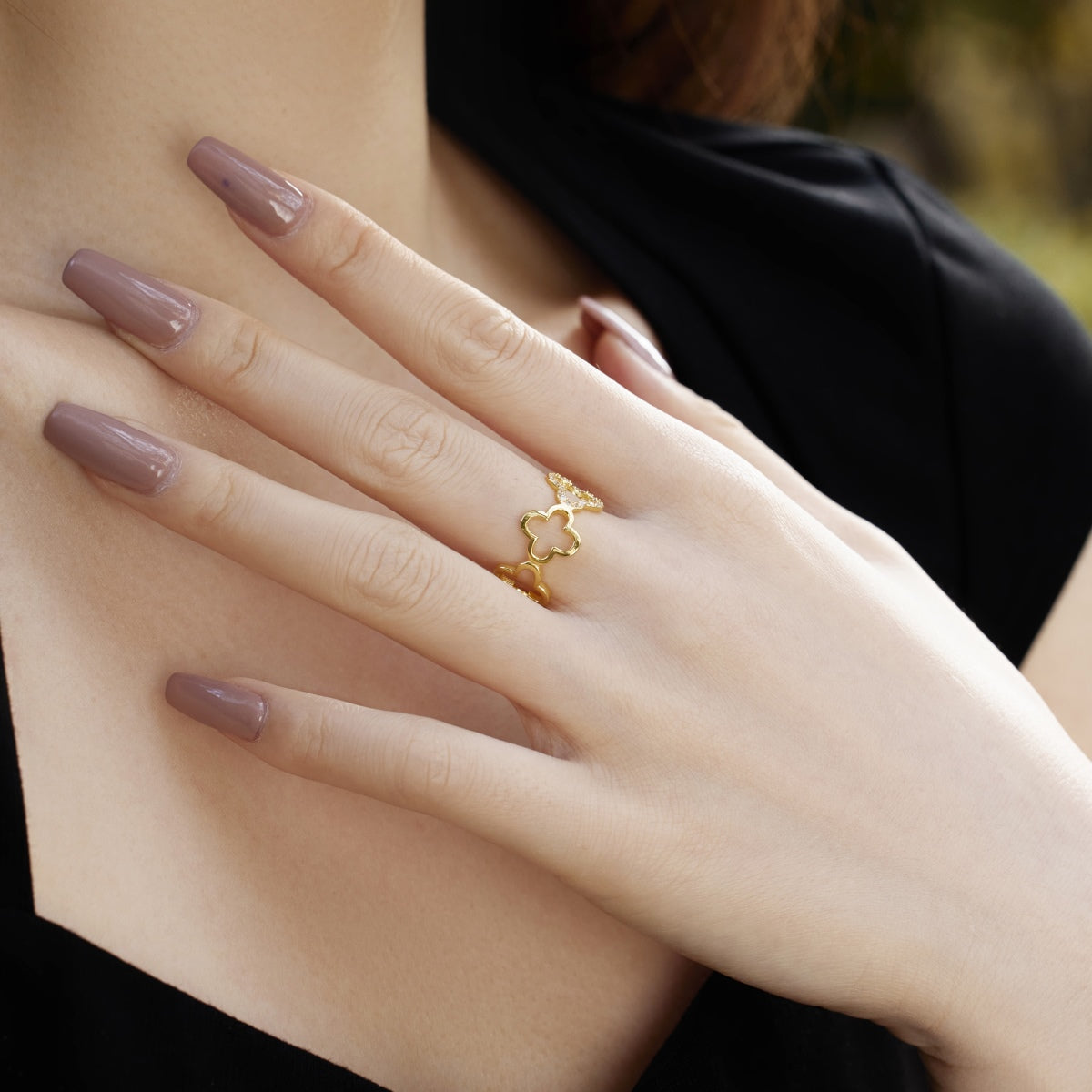 [Clover Jewelry]Hohles Design Vierblättriges Kleeblatt Ring