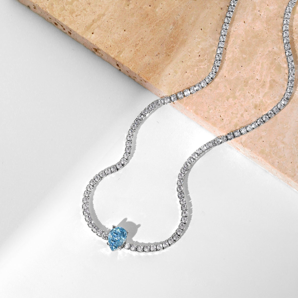 [Clover Jewelry] Einzigartige Tennis-Halskette mit 1.0 Karat tropfenförmigem Schliff