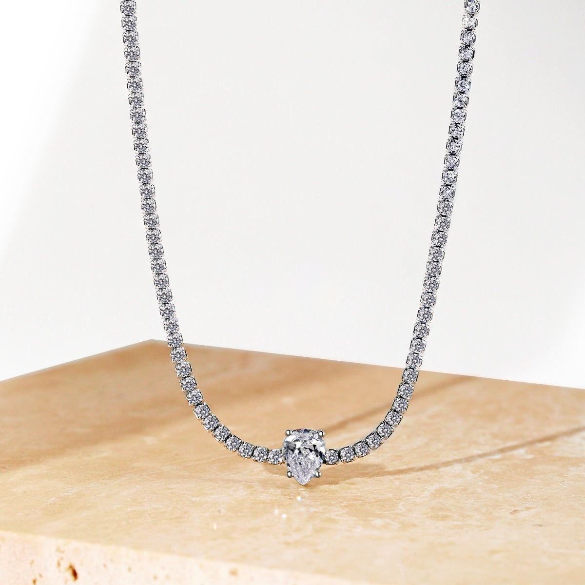 [Clover Jewelry] Einzigartige Tennis-Halskette mit 1.0 Karat tropfenförmigem Schliff