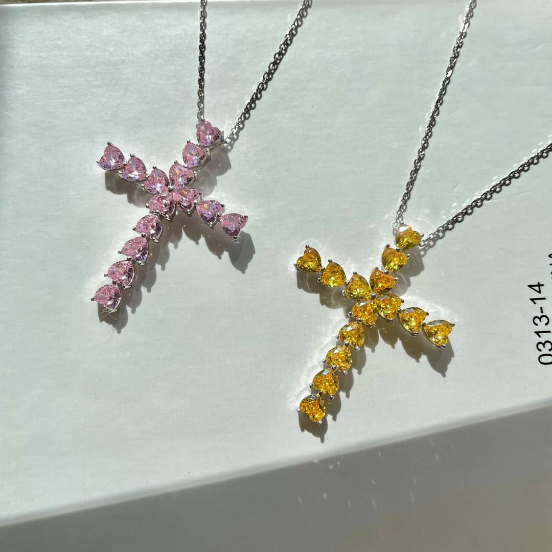 [Clover Jewelry]Funkelnde Kreuzkette
