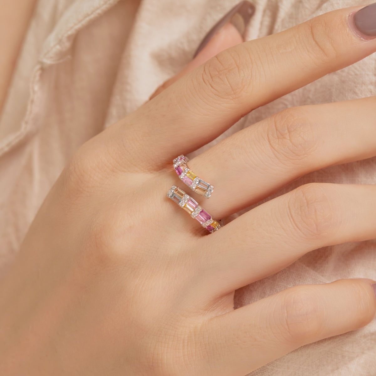 [Clover Jewelry]魅力的なカラフルラディアントカットアジャスタブルデイリーリング