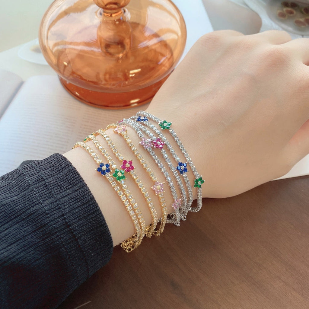 [Clover Schmuck]Funkelndes Tennisarmband in Blumenform