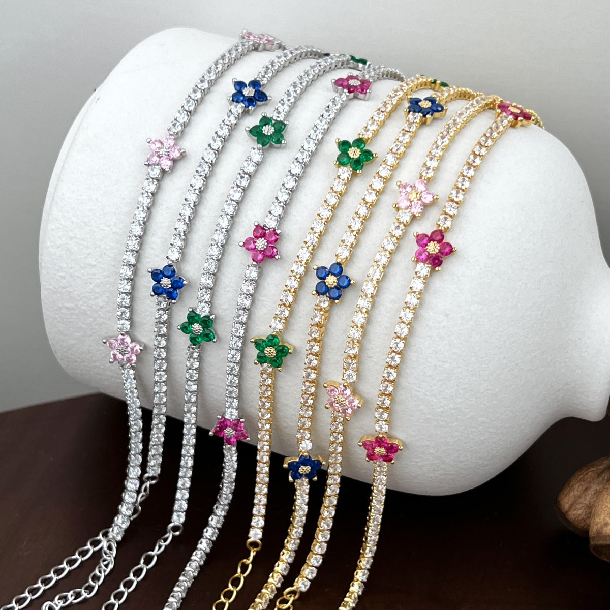 [Clover Schmuck]Funkelndes Tennisarmband in Blumenform