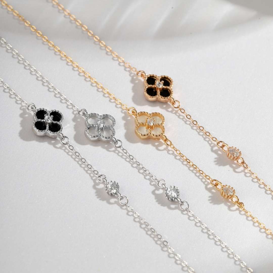 [Clover Jewelry] 可憐な四つ葉のクローバーブレスレット