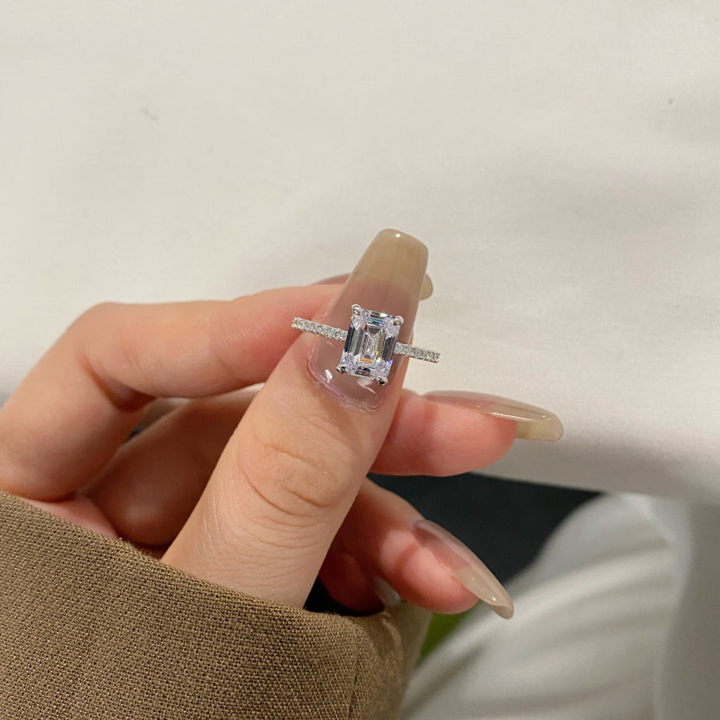 [Clover Jewelry]2.0カラット 華やかな光を放つラディアントカット パーティーリング