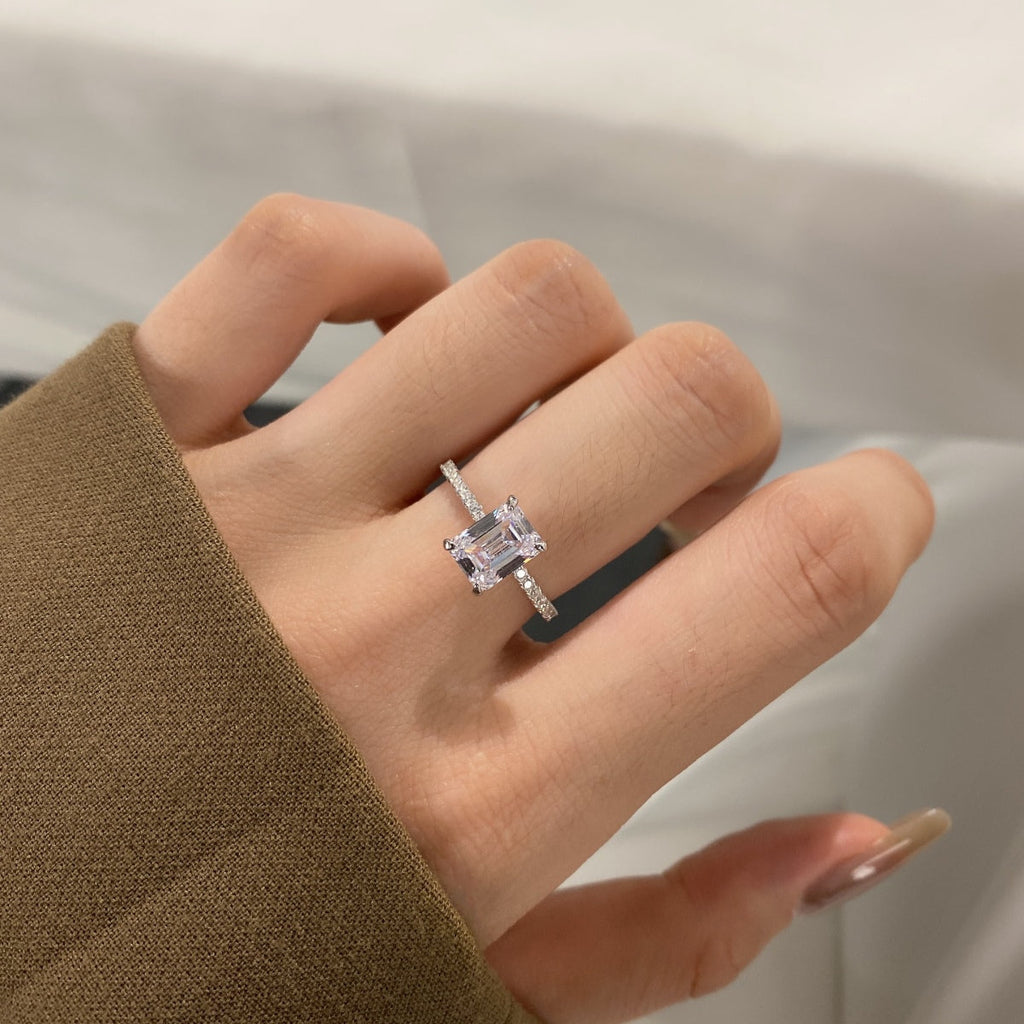 [Clover Jewelry]2.0カラット 華やかな光を放つラディアントカット パーティーリング
