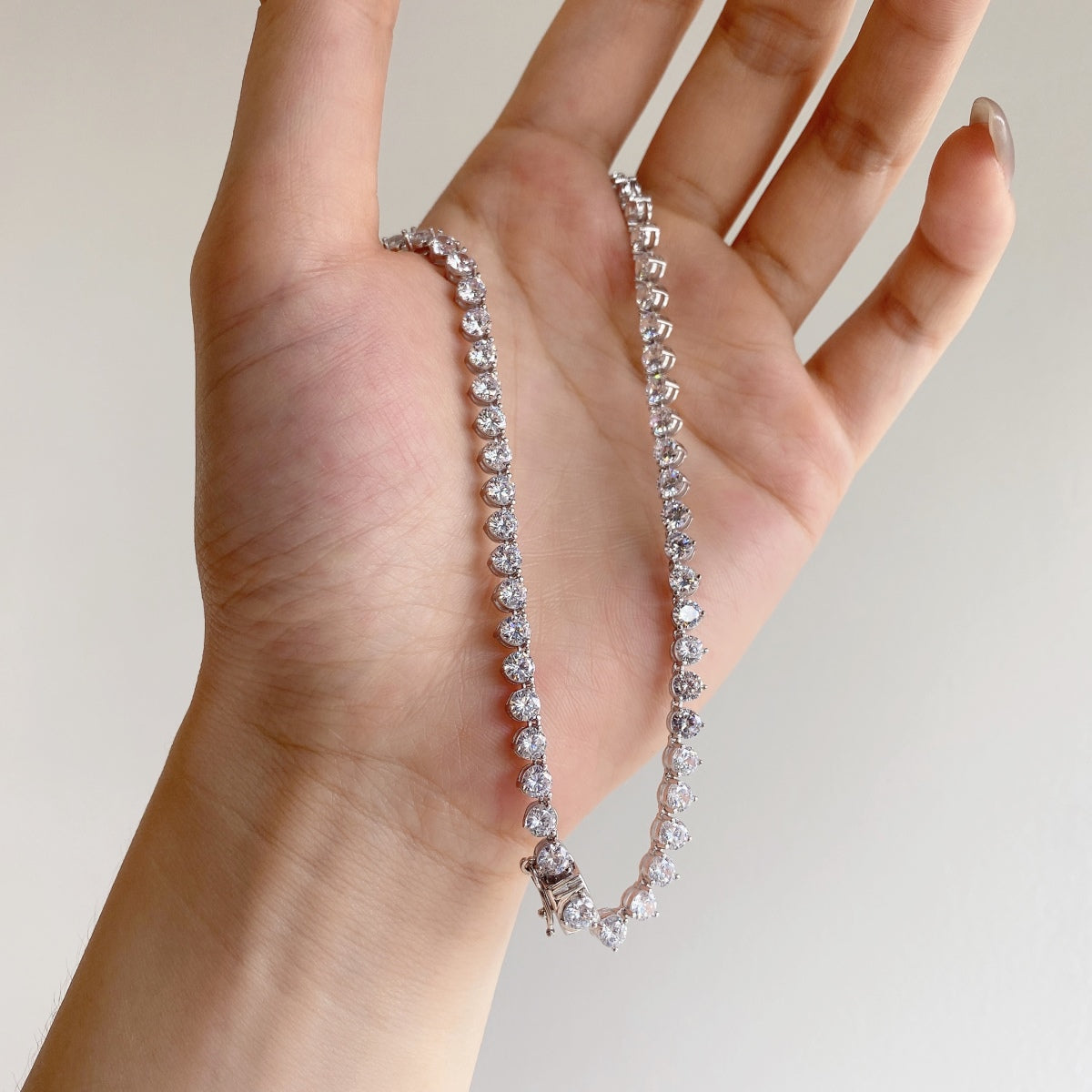 [Clover Schmuck]Verzierte Tennis-Halskette mit herzförmigem Schliff
