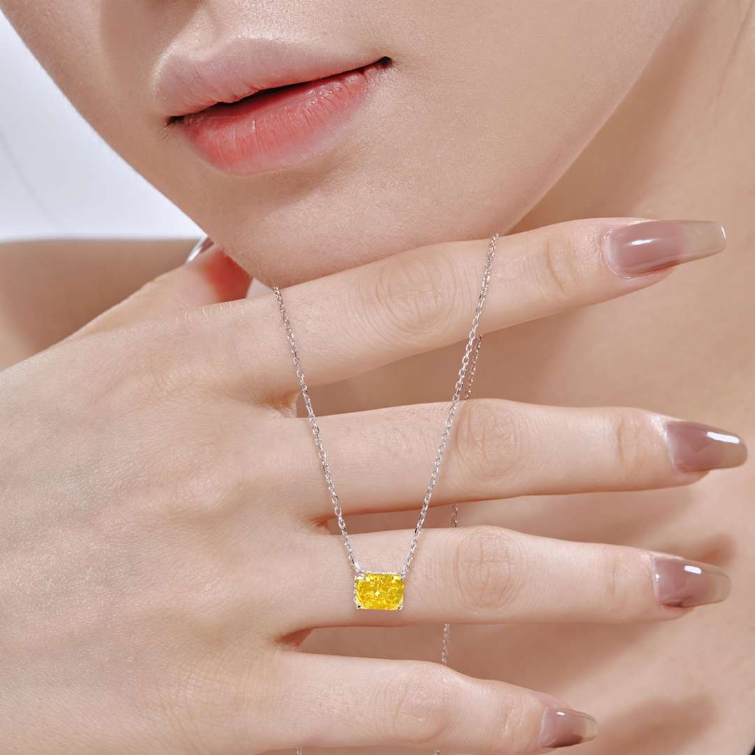 [Clover Jewelry]ラグジュアリースクエアシェイプカラフルネックレス