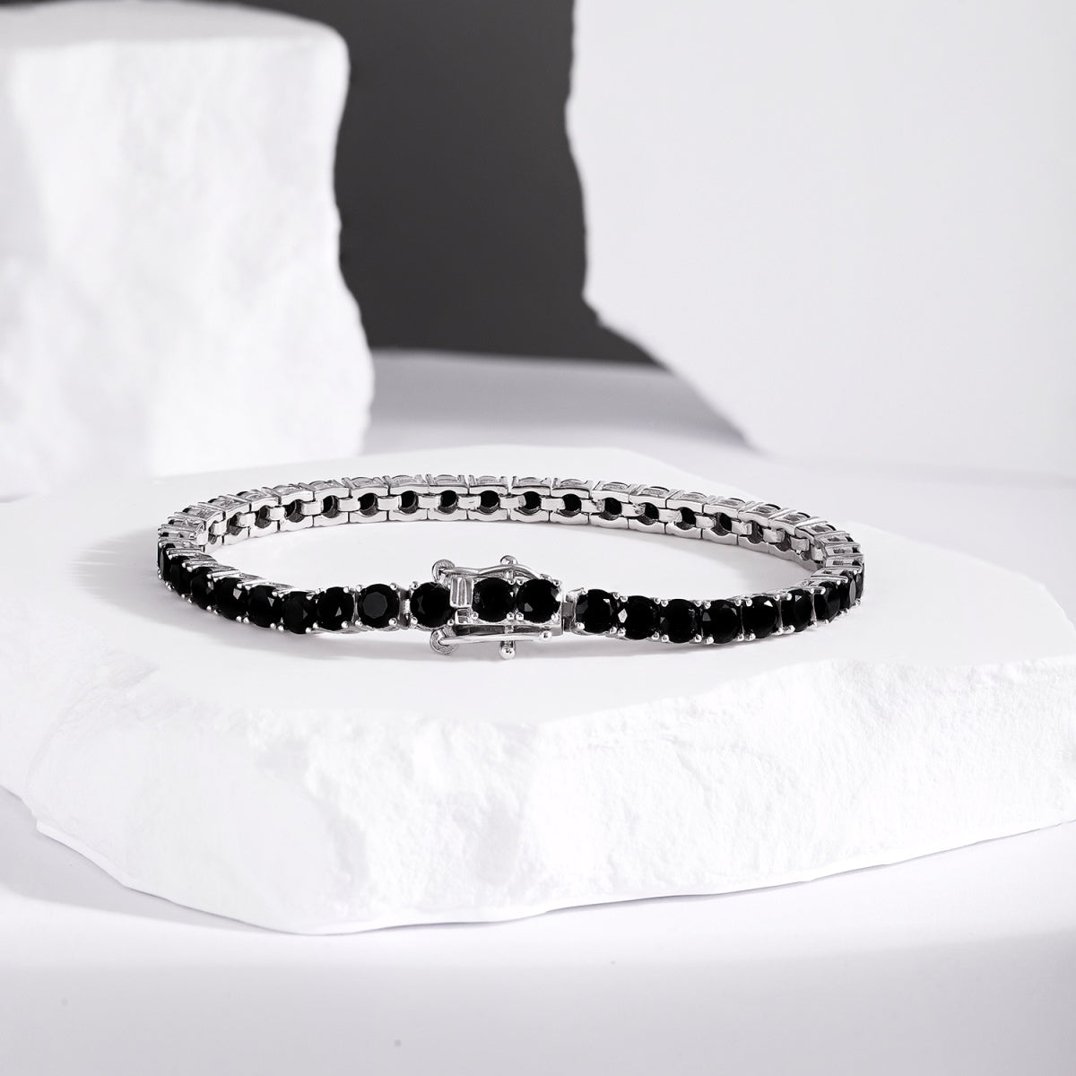 [Clover Jewelry]Funkelndes buntes Partyarmband mit rundem Schliff