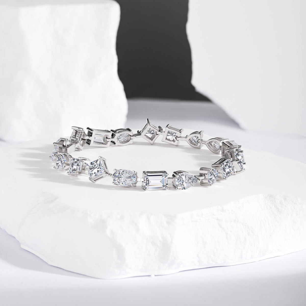 [Clover Jewelry]Einzigartiges Exquisites Armband für jeden Tag mit verschiedenen Schliffen