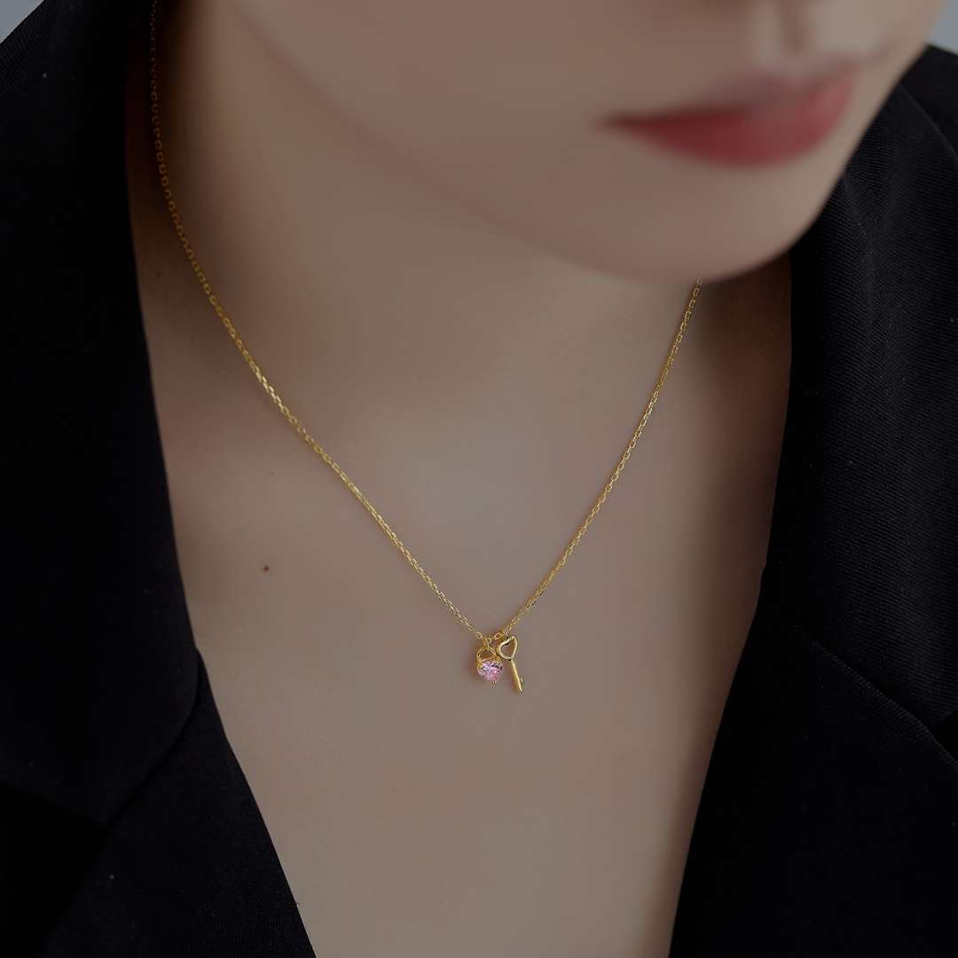 [Clover Jewelry]ユニークハート型キーペンダントネックレス