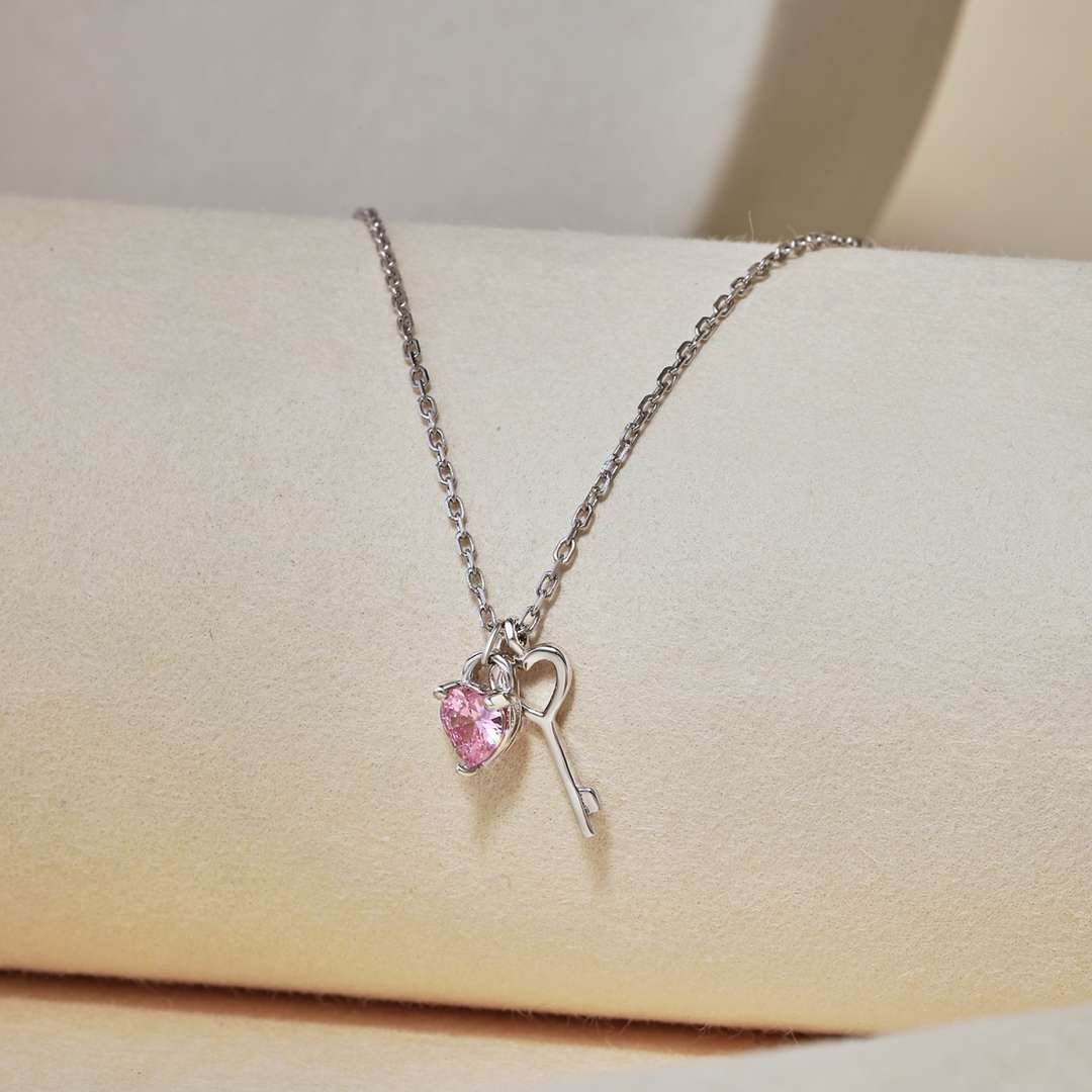 [Clover Jewelry]ユニークハート型キーペンダントネックレス