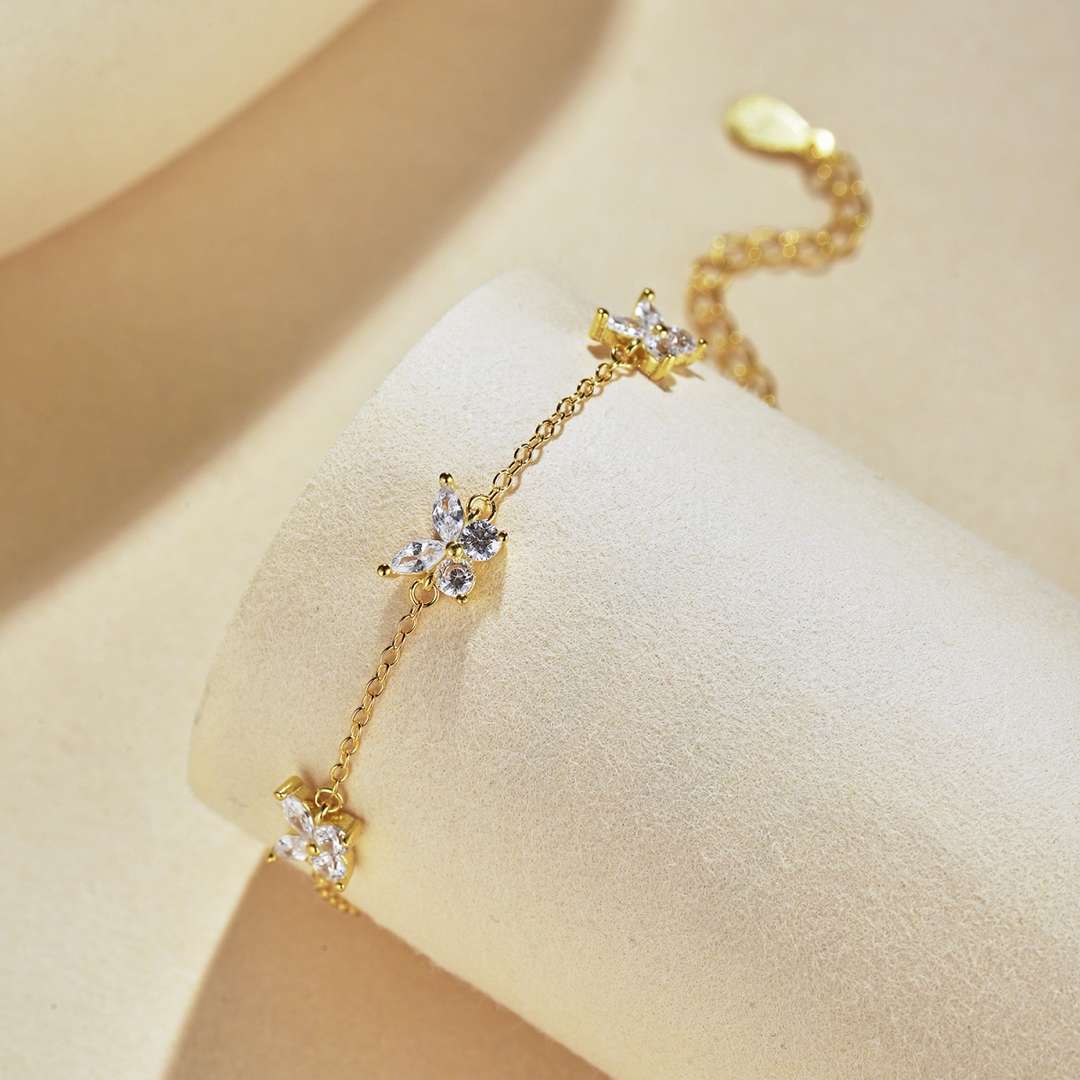 [Clover Jewelry]Schmetterlingskette im strahlenden Design