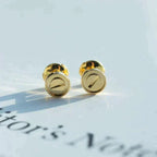 [クローバー ジュエリー]LOVE イヤリング ゴールド 10MM