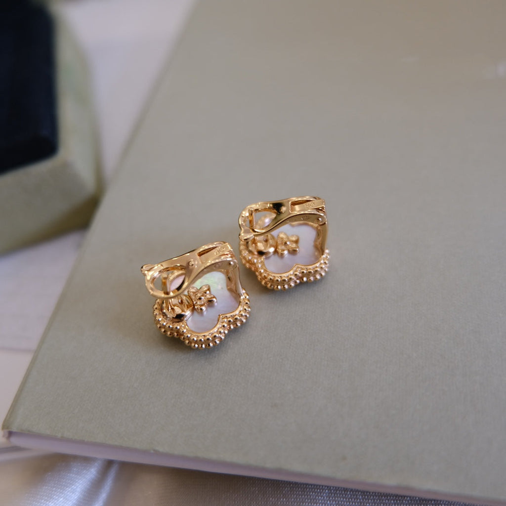 [Clover Jewelry]LUCKY WHITE MOP EARRINGS