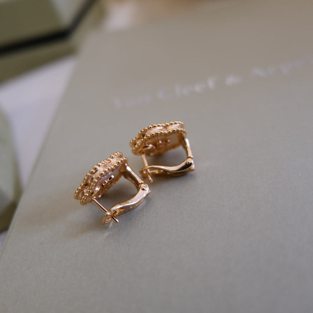 [Clover Jewelry]LUCKY WHITE MOP EARRINGS