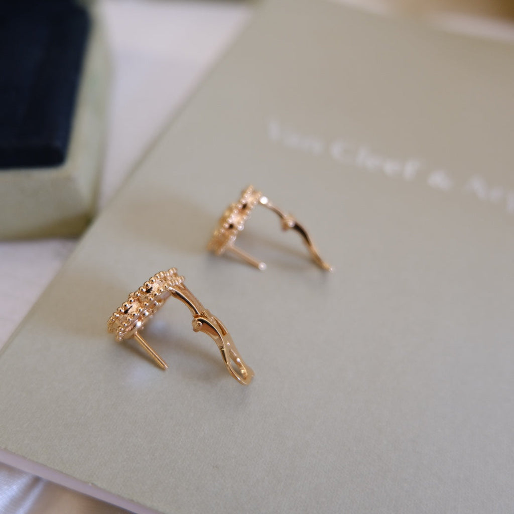 [Clover Jewelry]LUCKY WHITE MOP EARRINGS