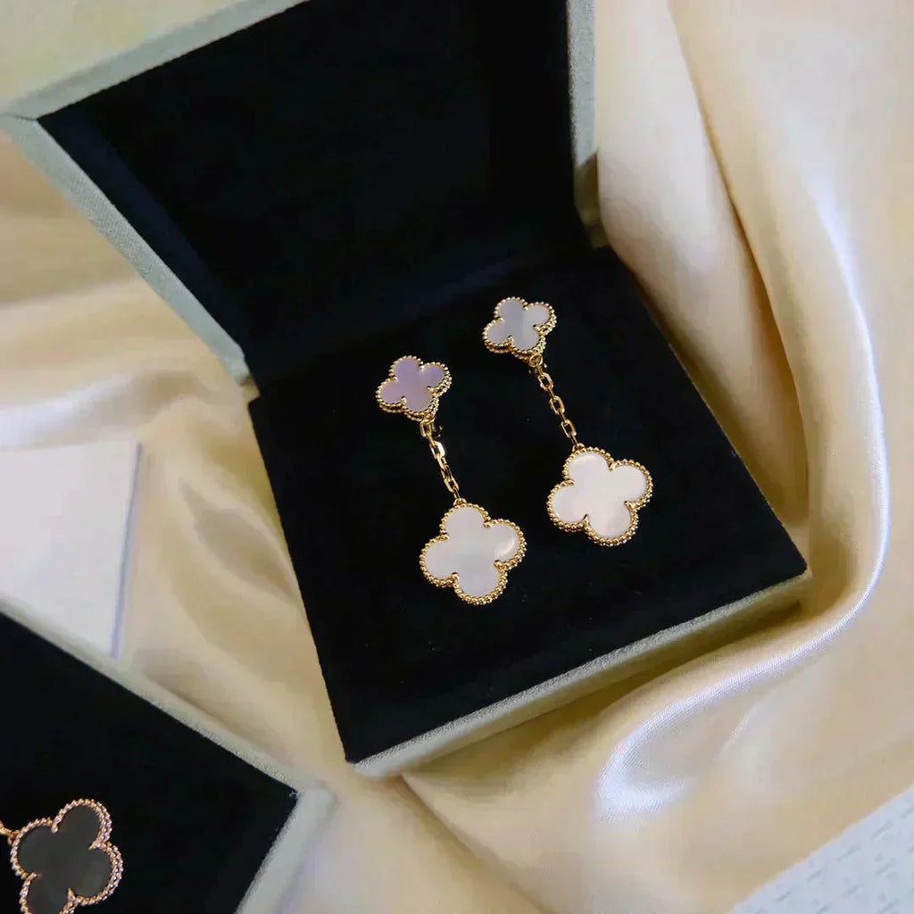 [Clover Jewelry]CLOVER 2 MOTIF WHITE MOP EARRINGS