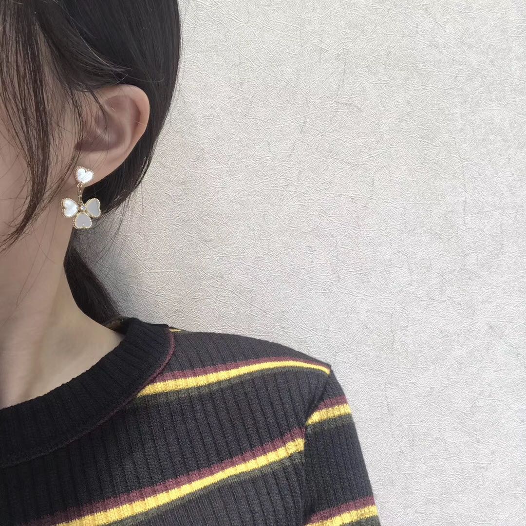 [Clover Jewelry]CLOVER SWEET WHITE MOP EARRINGS