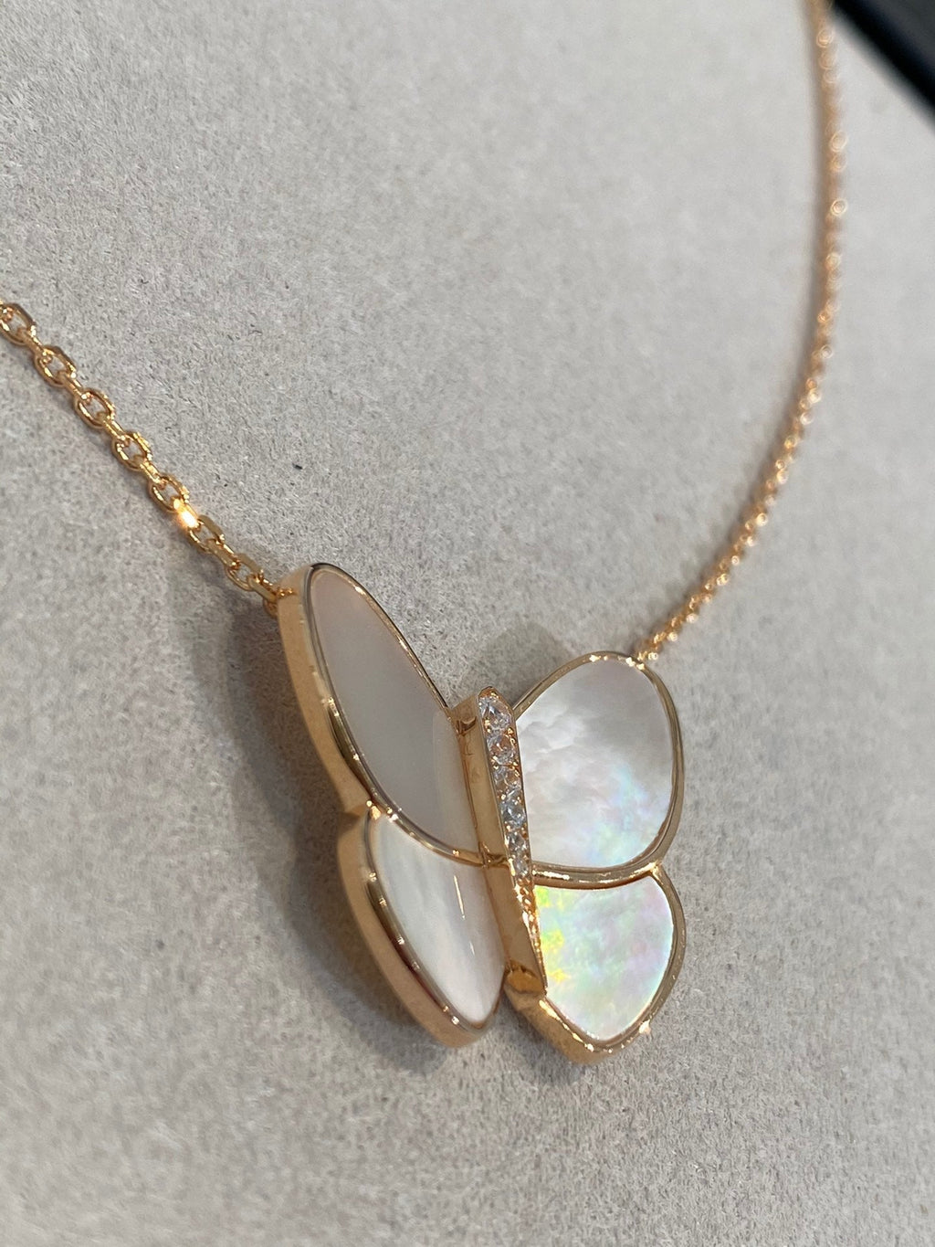 [Clover Jewelry]BUTTERFLY GOLD MOP DIAMOND NECKLACE