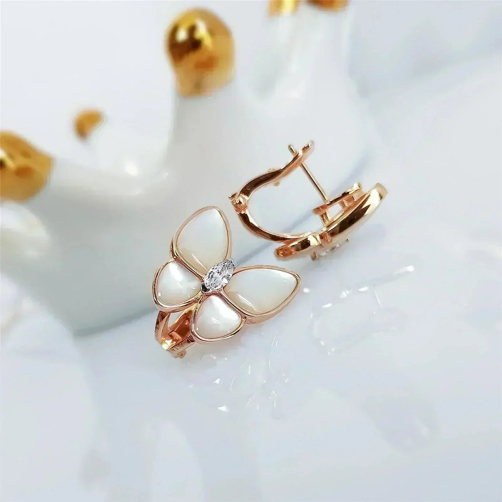 [Clover Jewelry]BUTTERFLY MOP DIAMOND EARRINGS