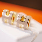 [Clover Jewelry]MINI POP H GOLD EARRINGS GREY
