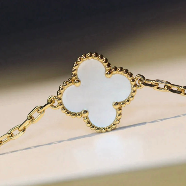 [Kleeblatt Schmuck]KLEE 20 MOTIVE WEISS PERLMUTTHALSBAND