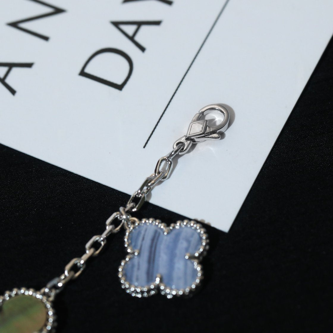 [Clover Jewelry]CLOVER BRACELET 5 MOTIFS MOP CHALCEDONY SILVER