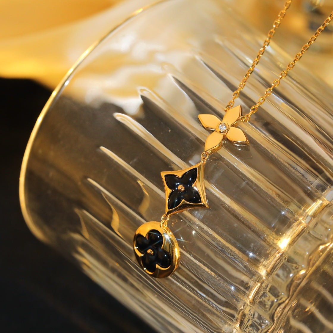 [Clover Jewelry]STAR AND SUN ONYX PINK GOLD NECKLACE