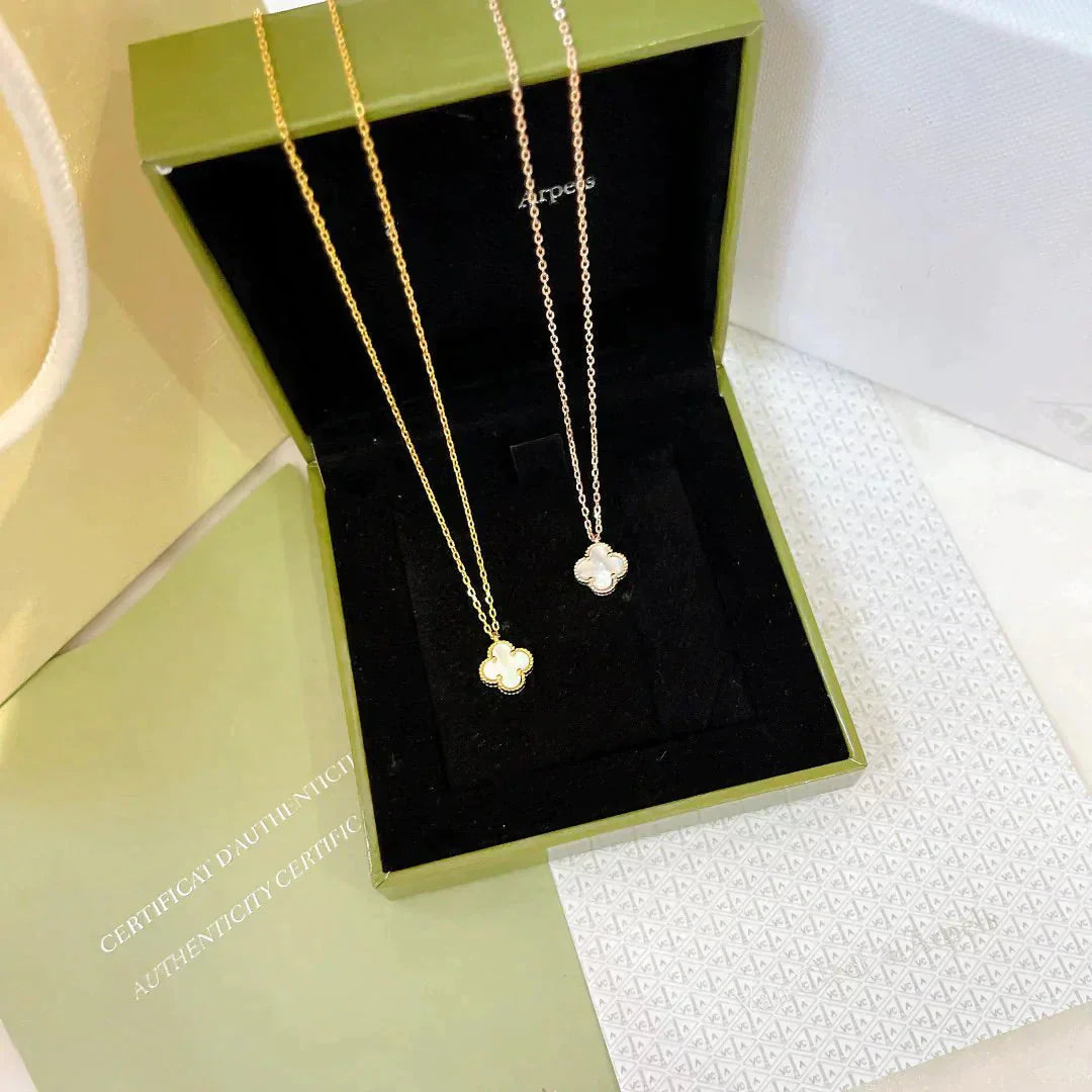[Clover Jewelry]CLOVER MINI 9.5MM WHITE MOTHER-OF-PEARL NECKLACE