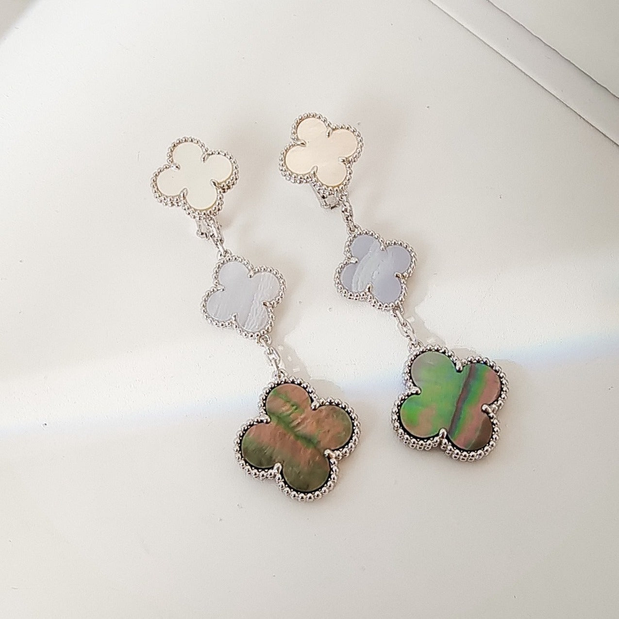 [Clover Jewelry]CLOVER 3 MOTIFS CHALCEDONY DARK MOP SILVER EARRINGS