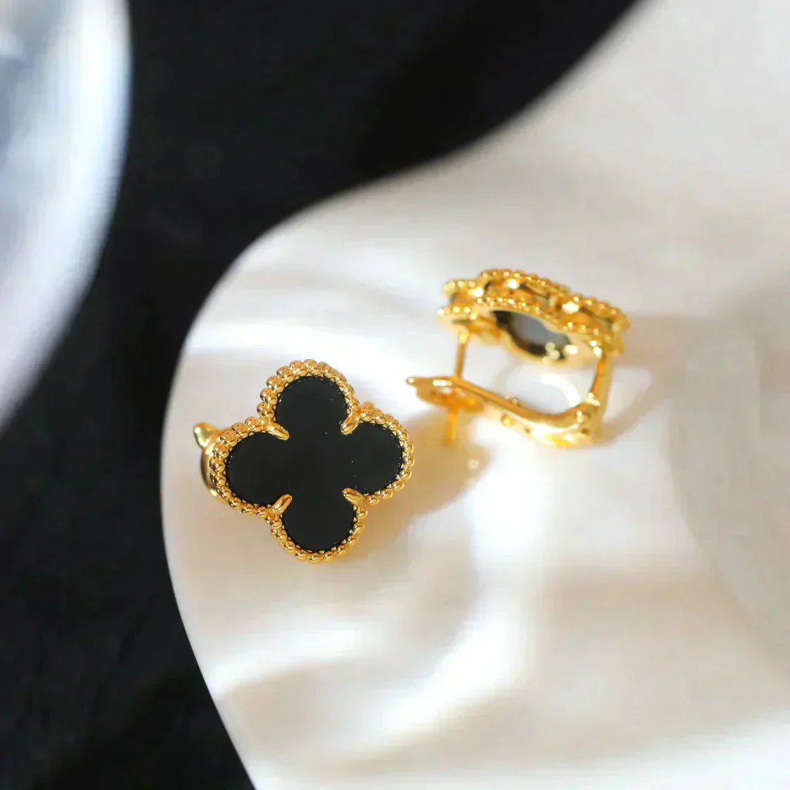 [Clover Jewelry]CLOVER MEDIUM 1 MOTIFS  ONYX STUD EARRINGS