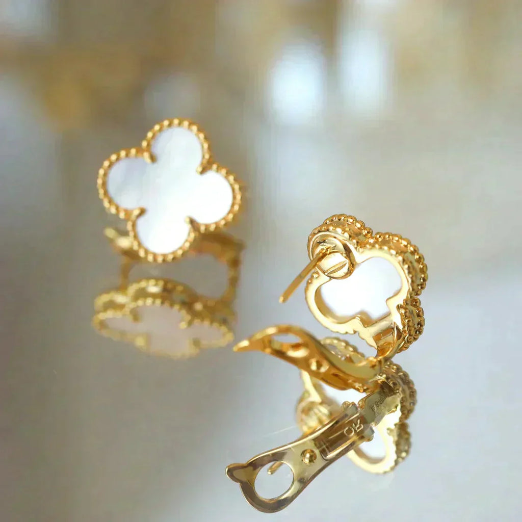 [Clover Jewelry]CLOVER MEDIUM 1 MOTIFS  WHITE MOP STUD EARRINGS