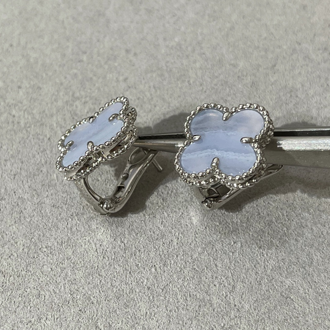[Clover Jewelry]CLOVER CHALCEDONY SILVER STUD EARRINGS