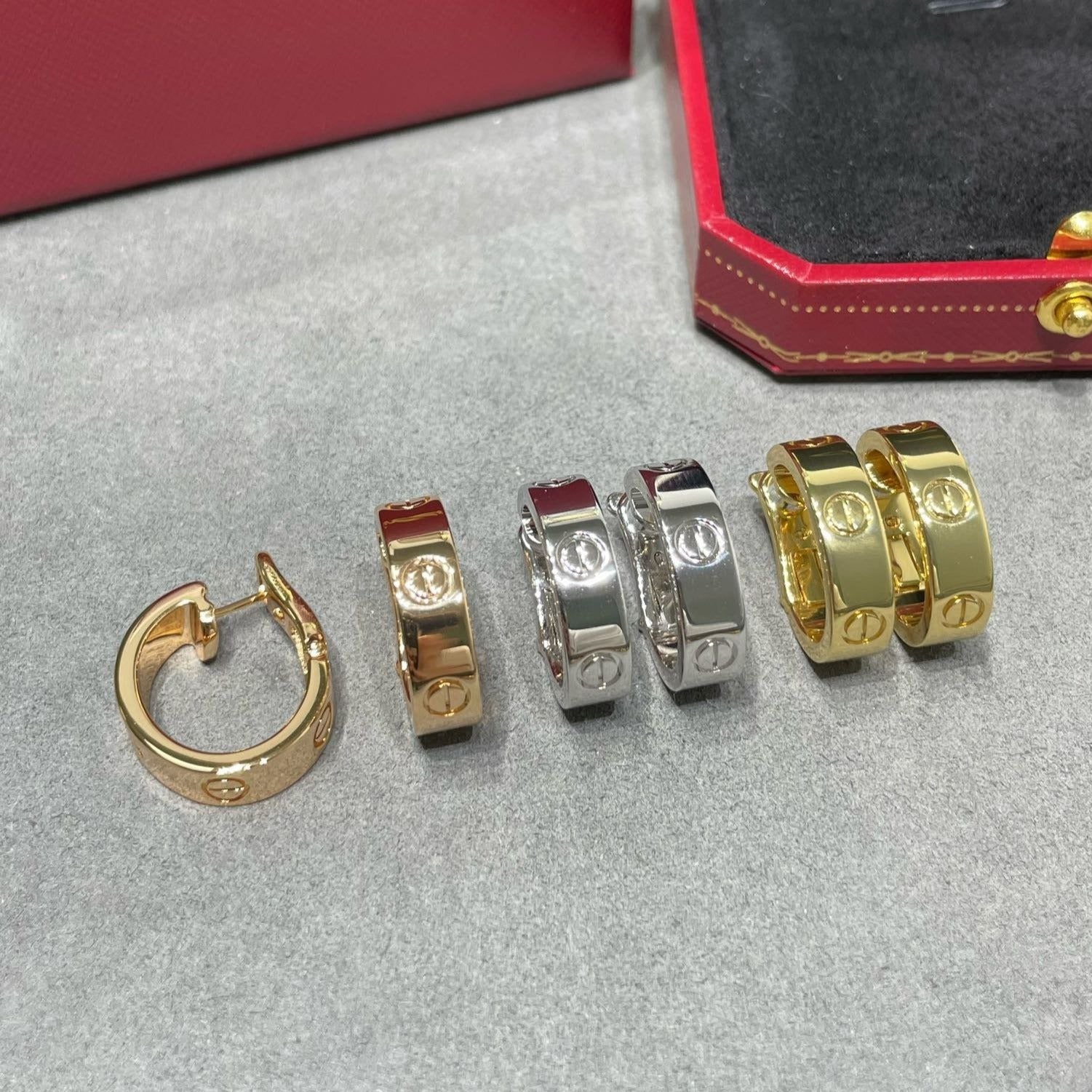 [Clover Jewelry]LOVE 5.5MM EARRINGS