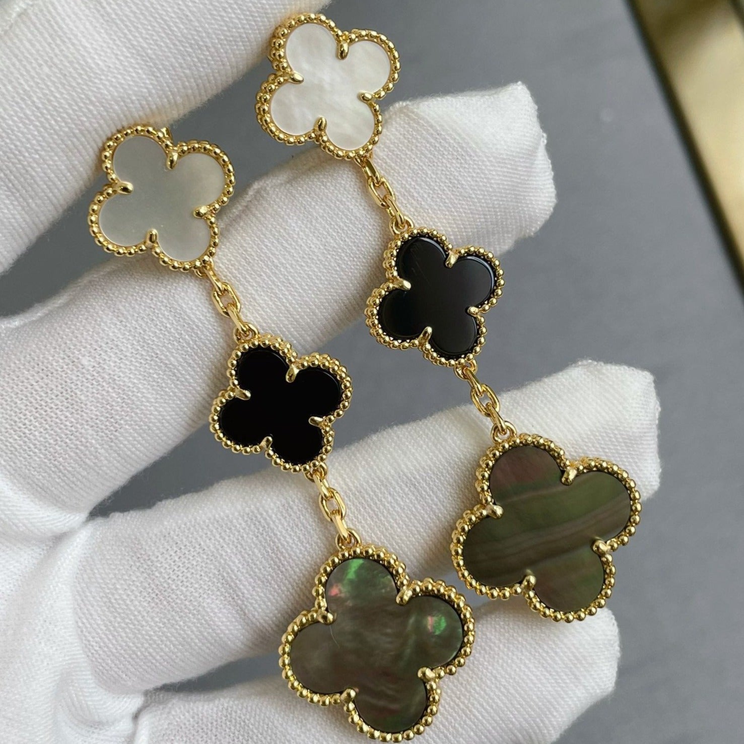 [Clover Jewelry]CLOVER 3 MOTIF MOP ONYX DARK MOP PINK GOLD EARRINGS