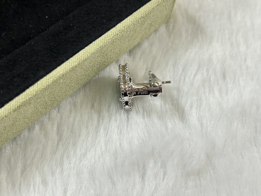 [Clover Jewelry]CLOVER PIETERSIT MITTLERE OHRSTECKER