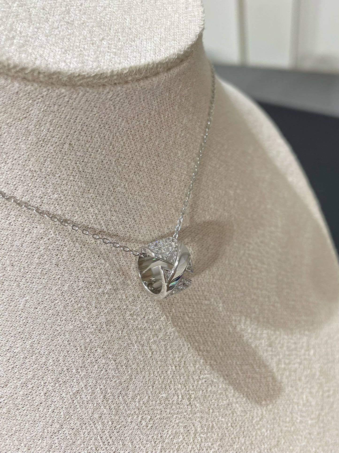 [Clover Jewelry]LIENS EVIDENCE DIAMOND PAVED NECKLACE
