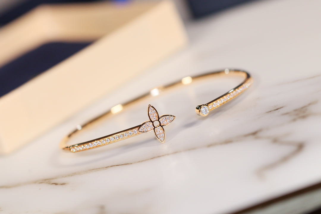 [Clover Jewelry]IDYLLE GOLD OPEN BRACELET DIAMOND PAVED