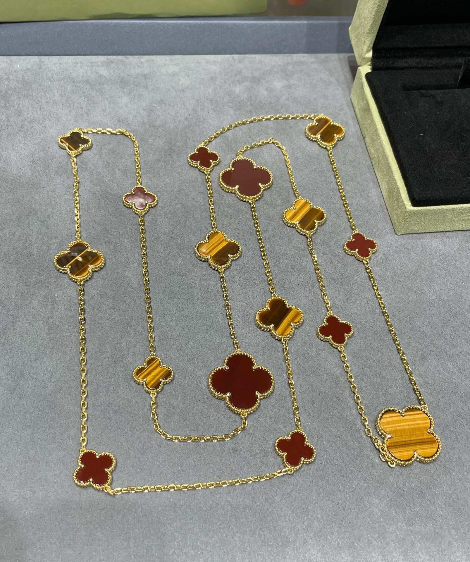 [Clover Jewelry]CLOVER 16 MOTIF CARNELIAN TIGER EYE ROSE GOLD NECKLACE