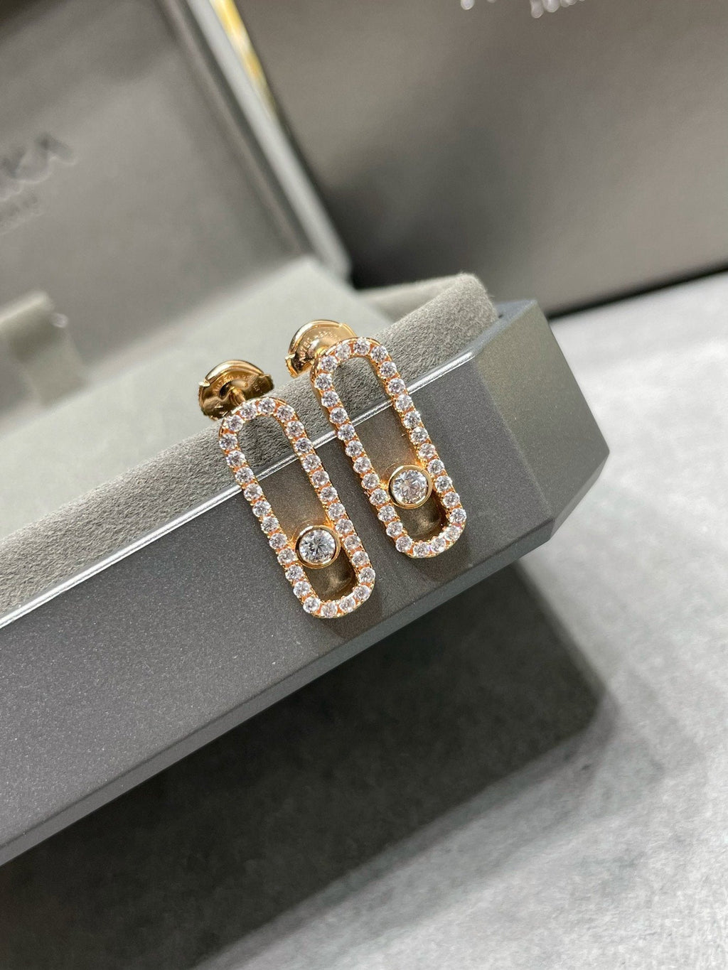 [Clover Jewelry]MOVE UNO STUD DIAMOND PAVED EARRINGS