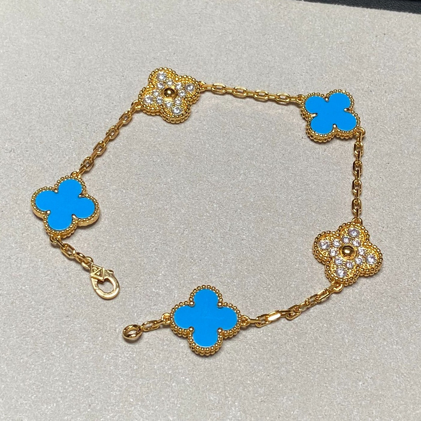[Clover Jewelry]CLOVER 5 MOTIF BLUE CHALCEDONY DIAMOND GOLD BRACELET
