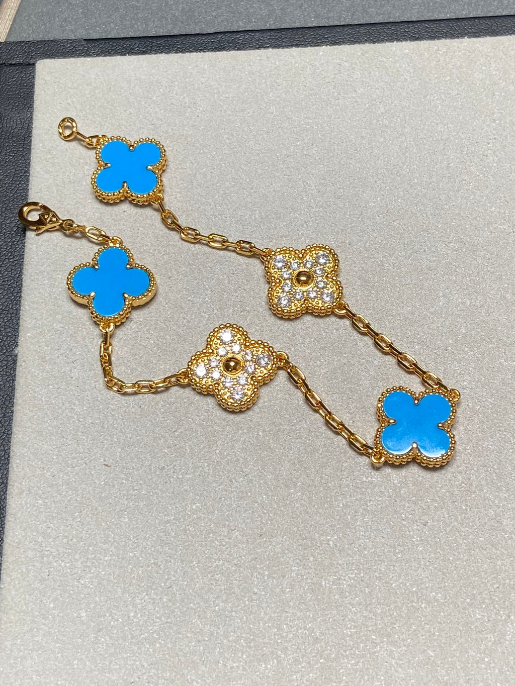 [Clover Jewelry]CLOVER 5 MOTIF BLUE CHALCEDONY DIAMOND GOLD BRACELET