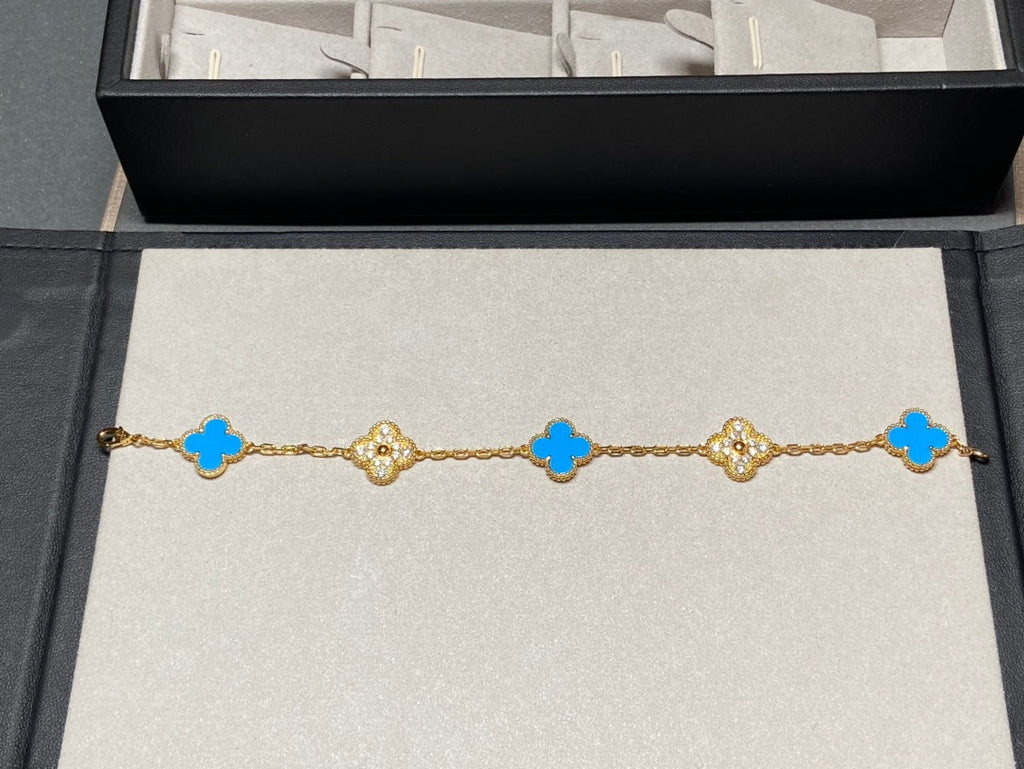 [Clover Jewelry]CLOVER 5 MOTIF BLUE CHALCEDONY DIAMOND GOLD BRACELET