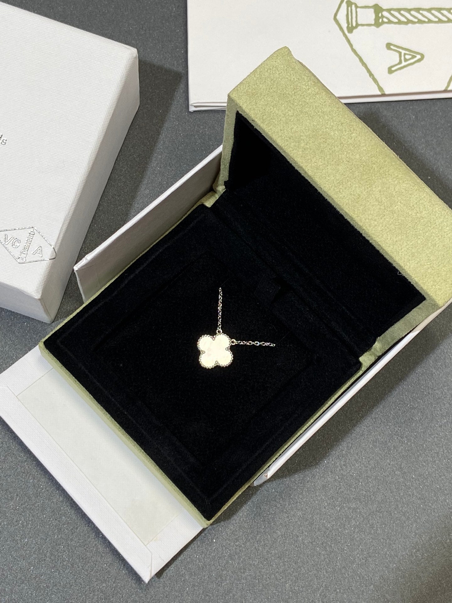 [Clover Jewelry]CLOVER MEDIUM SILVER WHITE MOP NECKLACE