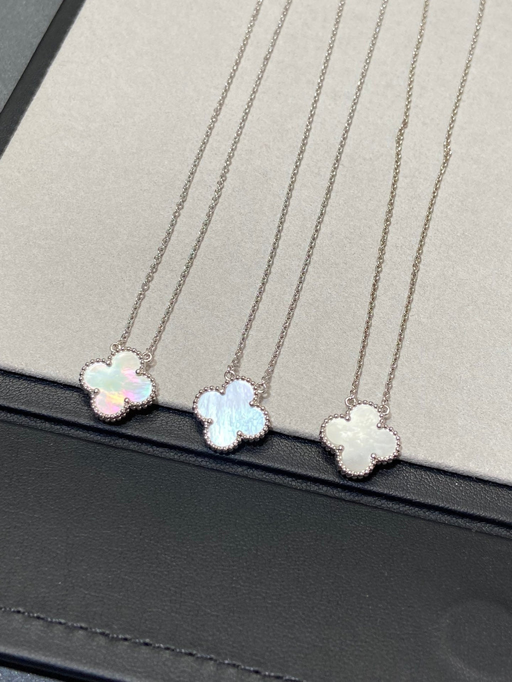 [Clover Jewelry]CLOVER MEDIUM SILVER WHITE MOP NECKLACE