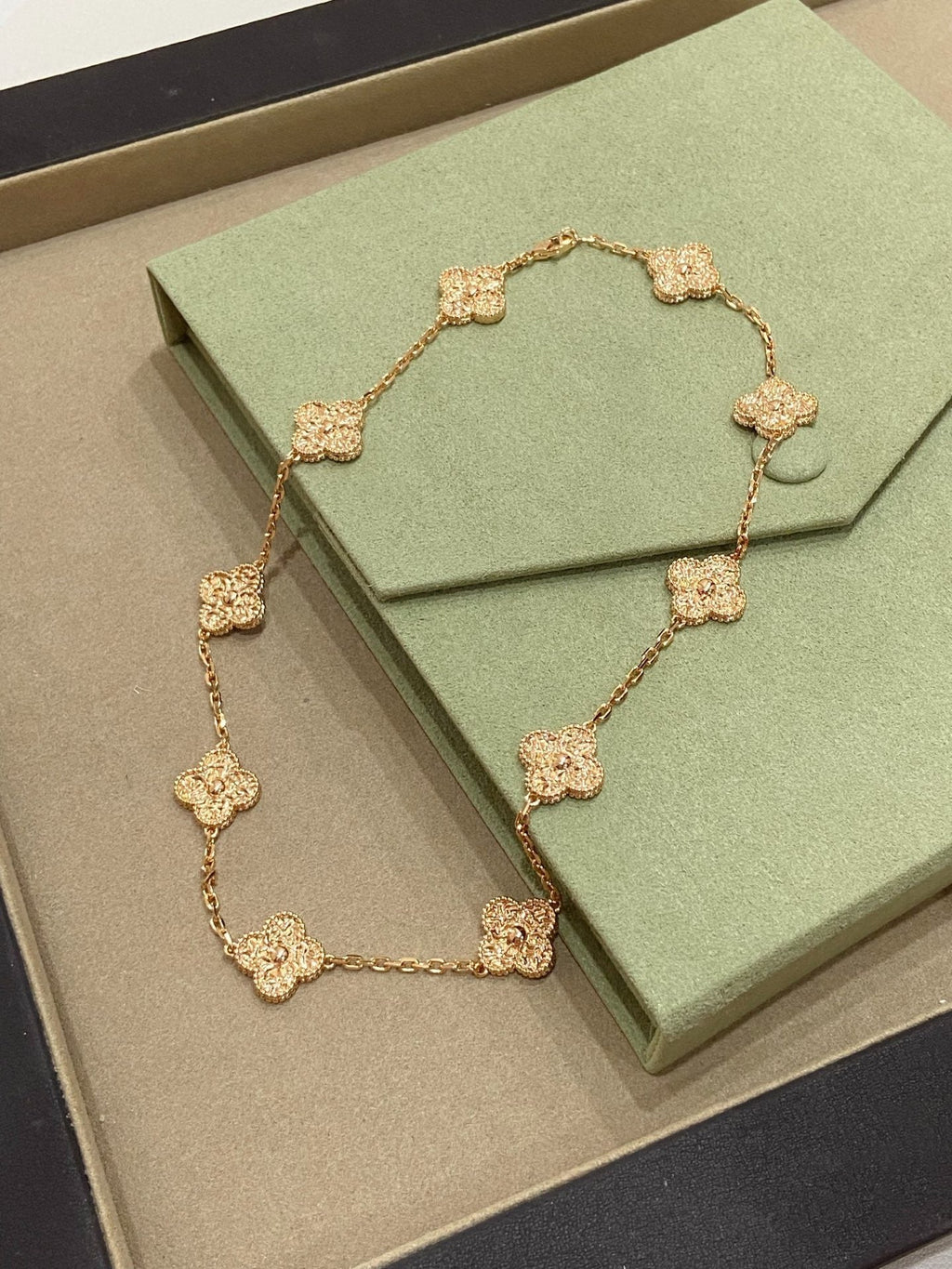 [Clover Jewelry]CLOVERS THE 10-MOTIFS NECKLACE